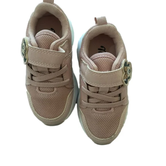 H&M + Disney Minnie Appliquéd Sneakers size 4.5 powder pink - Picture 7 of 8